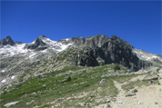ピレネー山脈の名ピークに迫る縦走トレッキングの旅12日間