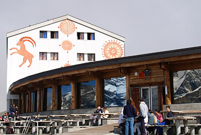 �f�B�A�{���b�c�@