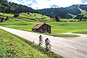 スイスを走り巡るとっておきのサイクルの旅